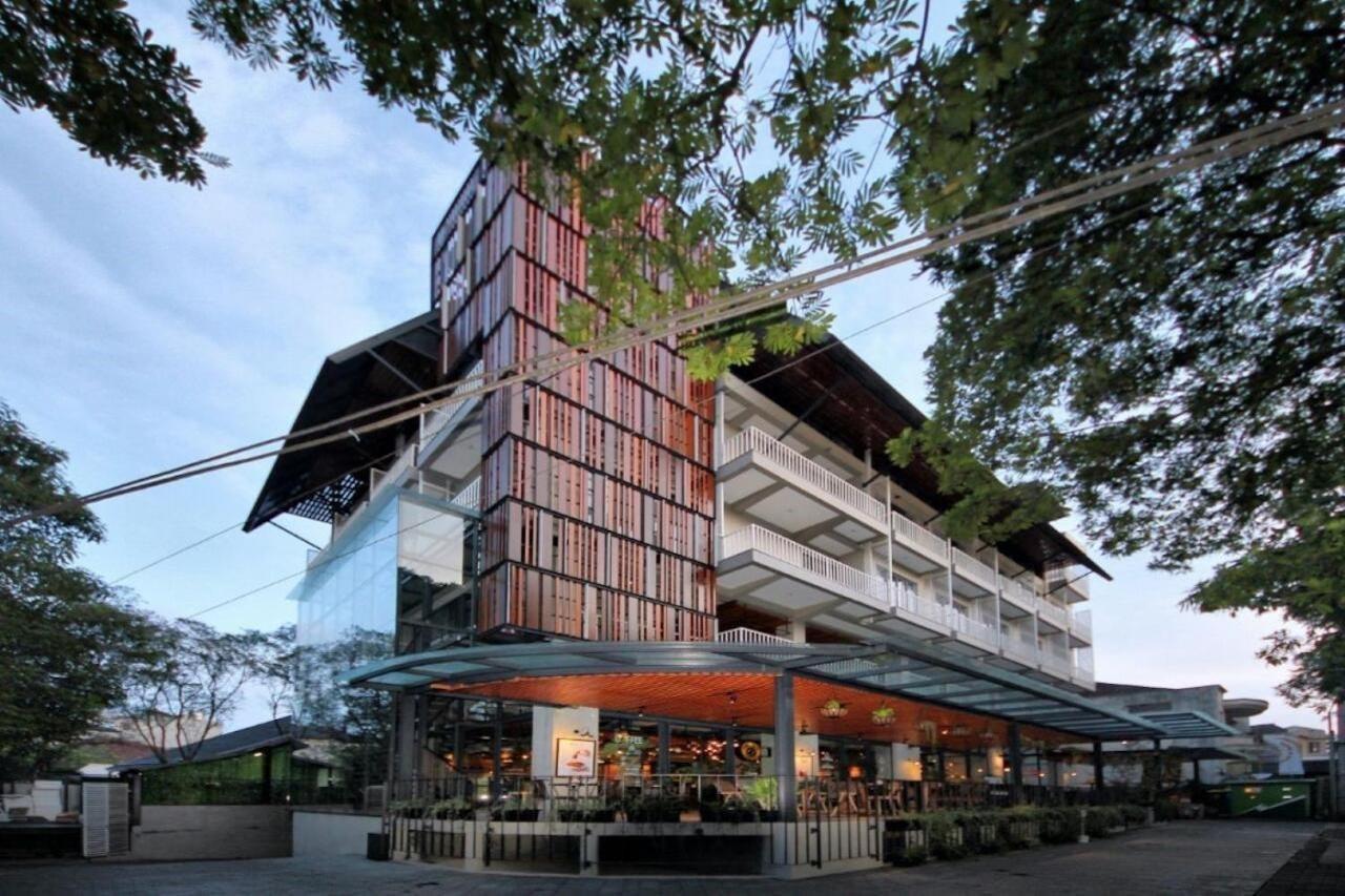 Hay Bandung Hotell Exteriör bild